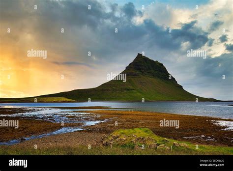 Mount Kirkjufell Grundarfjoerdur Snaefellsnes Peninsula Vesturland