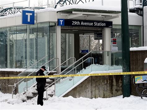 Police Shoot Man Threatening Passengers At Skytrain Station Vancouver Sun