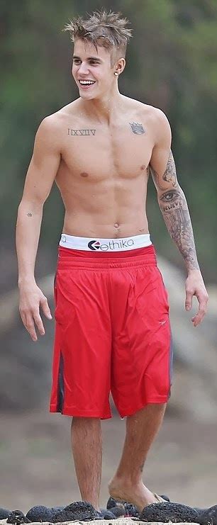 Vjbrendan Com Justin Bieber Jumps Off A Cliff In Hawaii