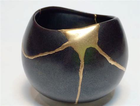 Kintsugi The Centuries Old Art Of Repairing Broken Pottery With Gold