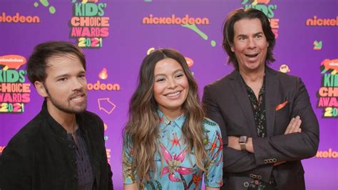 Until she and her friends when icarly becomes an instant hit, carly and her pals have to balance their newfound success with the problems. 'iCarly' Revival: Carly Has a New BFF, Freddie Has a Kid ...