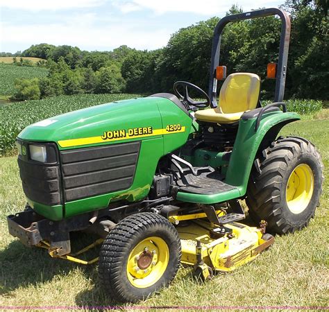 1999 John Deere 4200 tractor in Stanberry, MO | Item L6151 sold