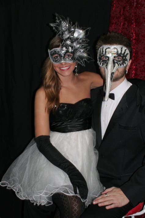 Masked Couple Masquerade Photo Booth Baile De Máscaras Baile Mascaras