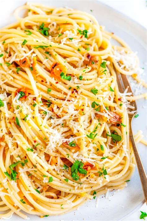 Pada resep spaghetti aglio olio kali ini akan ditambahkan smoked beef sebagai toppingnya. Pasta Aglio e Olio (Garlic and Oil Chef Style!) - Aberdeen ...