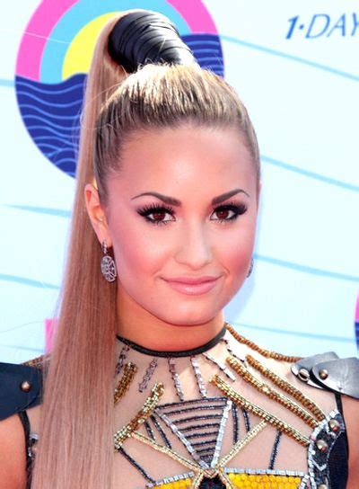 Hair Pins Demi Lovatos Long Blonde Funky Ponytail Hairstyle Demi