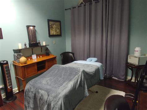 book a massage with massage therapy at pinhook chiropractic clinic lafayette la 70508
