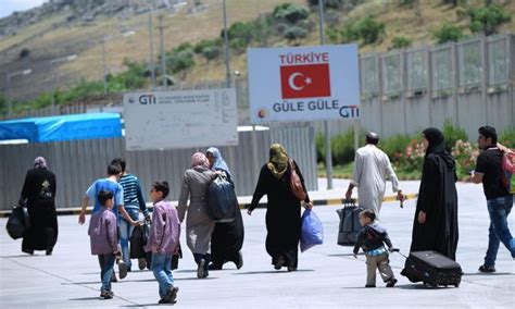 تركيا تعلن عن عدد السوريين العائدين إلى بلادهم