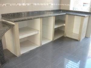 De esta manera, no tenemos muebles en medio y amplia física y visualmente el espacio de la cocina. Cocinas En Concreto - Bs. 0,01 en Mercado Libre