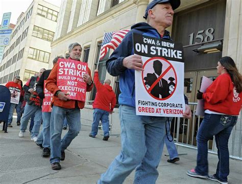 Capital Region Verizon Workers Hit Picket Lines Wednesday Times Union