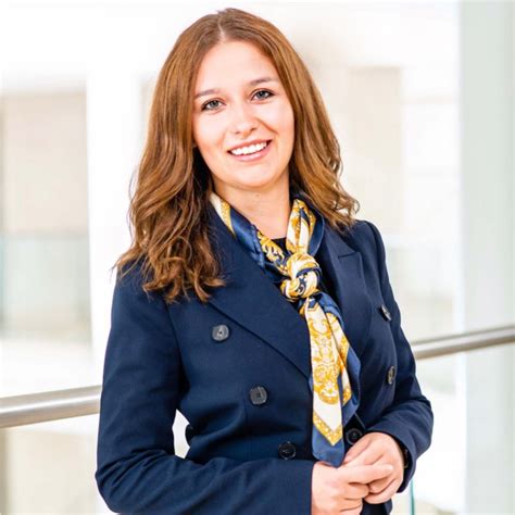 Viktoria Simon Client Advisor Wealth Management Associate Director