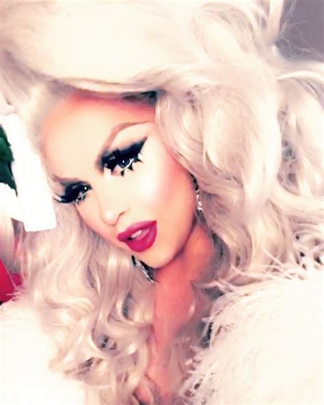 407k Likes 305 Comments Farrah Moan 🍸 Farrahrized On Instagram “🎁🎄🎅🏻 Coming To A City