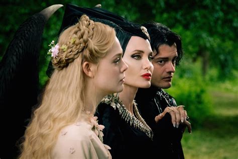 Bild Zu Elle Fanning Maleficent 2 Mächte Der Finsternis Bild Sam Riley Angelina Jolie