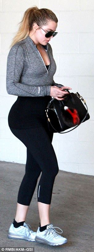 Khloe Kardashian Puts On A Booty Ful Display At The Gym Daily Mail Online