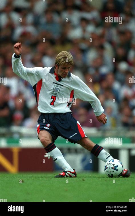 David Beckham England And Manchester United Fc 03 October 1998 Stock