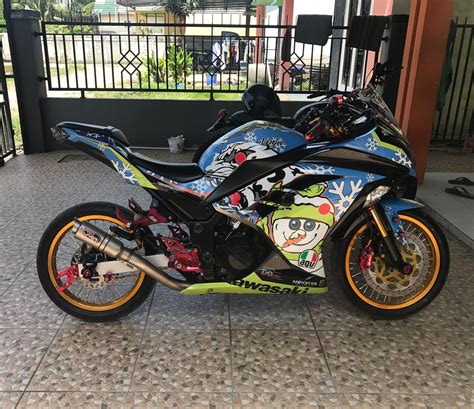 Infone cak motor ini memiliki banyak keistimewaan terutama dari sektor mesin karena memakai konfigurasi 2 tak dengan jambakan power yang sangar. 75 Foto Modifikasi Ninja 250 4 TAK Thailook Jari Jari Terkeren