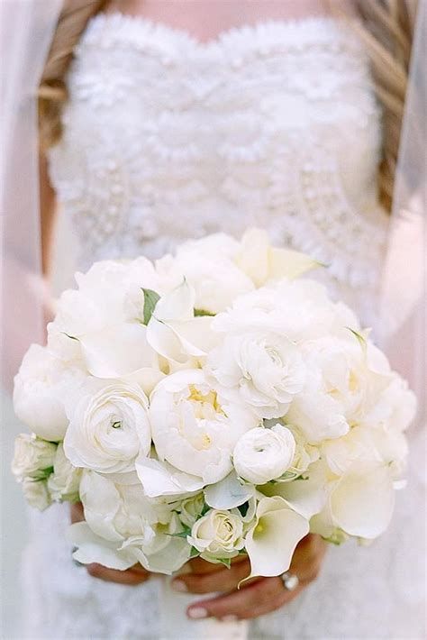 60 Simple And Elegant All White Wedding Color Ideas Wedding Bouquets