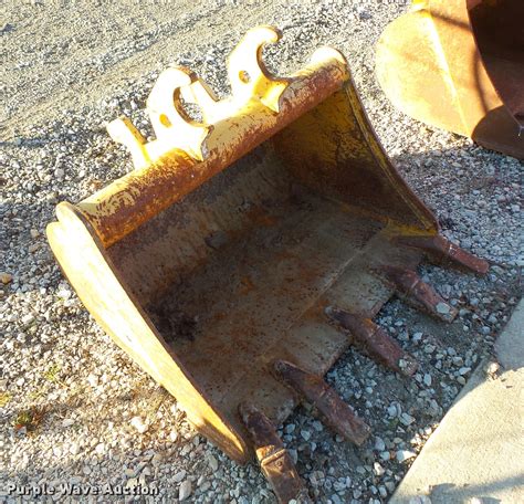 John Deere At316559 Excavator Bucket In East Moline Il Item Dc1057