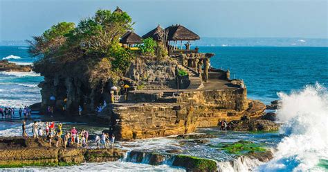Need the translation of tanah in english but even don't know the meaning? Temple Tanah Lot, - Book Tickets & Tours | GetYourGuide.com