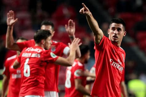 Bruno lage by jeff segenreich. O dérbi da Taça foi diferente, mas o Benfica voltou a ...