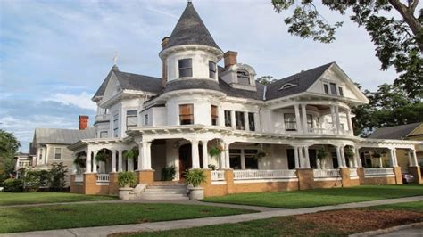 Pin By Dustin Hedrick On Victorian Style Houses Victorian Homes
