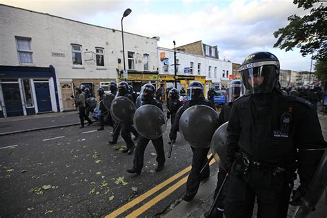 London Riots Day Three In Pictures Uk News The Guardian