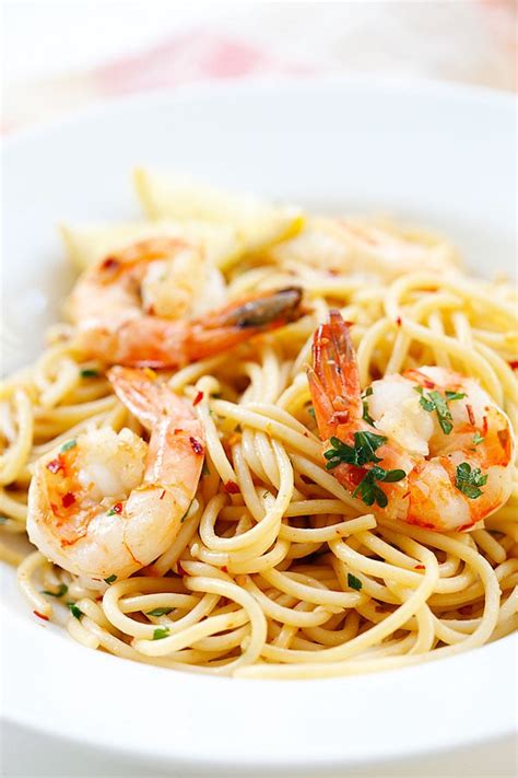 Spaghetti aglio e olio is a traditional italian pasta dish from naples. Spaghetti Aglio e Olio with Shrimp (The Best Recipe ...