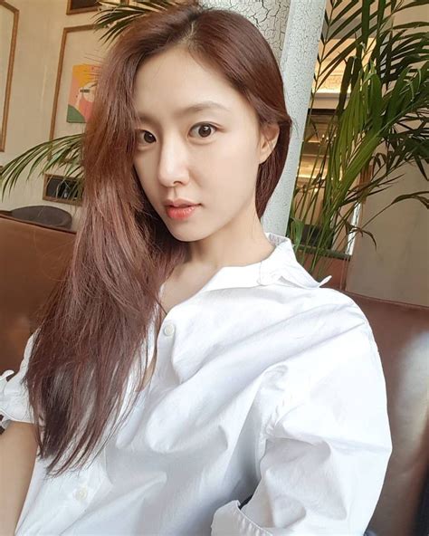 Seo ji hye, oyunculuk üzerine eğitim almış güney koreli bir aktristir. Pin by Pang Wanwipa on My jihye in 2020 | Seo ji hye, Korean actresses, Korean girl