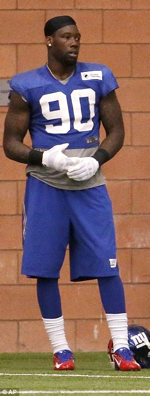 Giants Jason Pierre Pauls Mangled Right Hand In First Pictures