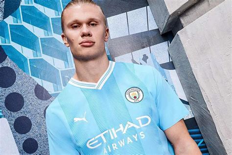 Manchester City Fc Unveils First Ever Nike Kit Hypebeast