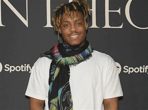 He just became popular in the year 2018 after lanched his singles. Juice Wrld Age, Height, Girlfriend, Net Worth, Is He Dead? » Wikibery