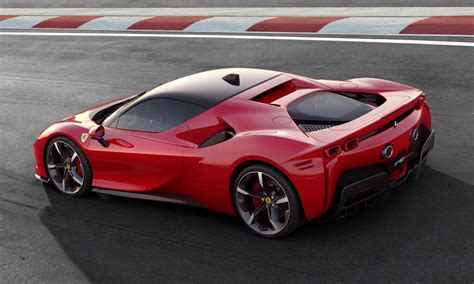 Ferrari Sf90 Stradale Revealed 1000hp 40tt V8 Hybrid Performancedrive
