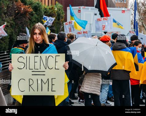Ukraine Antikriegsprotest Stockfotos Und Bilder Kaufen Alamy