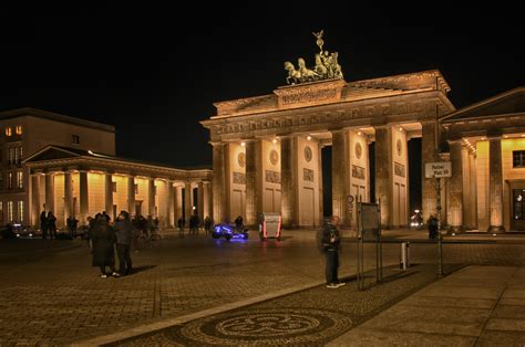 Brandenburger Tor Berlin - Gestern steppte hier der Bär - Foto & Bild
