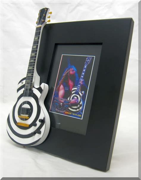 ZAKK WYLDE Miniatur Gitarre Foto Rahmen Bullseye Amazon De