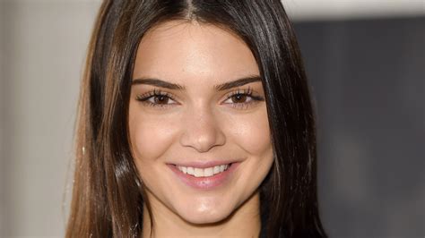 kendall jenner acne kendall jenner reveals her acne was so bad she couldn t make eye contact