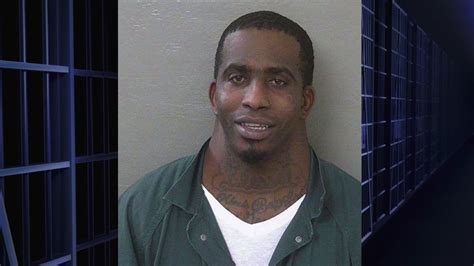 charles mcdowell s florida mugshot with large neck goes viral
