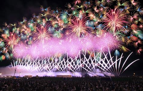 Japans Most Amazing Summer Fireworks Festival All About Japan