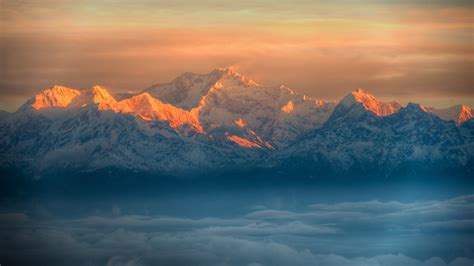 View Of Kangchenjunga Peak From Tiger Hill Darjeeling West Bengal