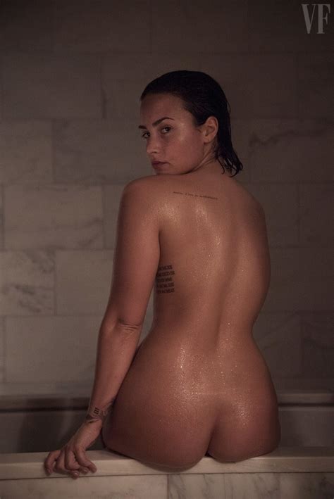 Demi Lovato Goes Nude Unretouched For Vanity Fair Fashion Gone Rogue