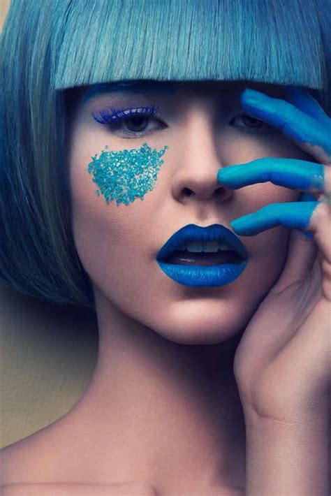 Try Glowing Eye Makeup Ideas With Blue Shadows Pretty