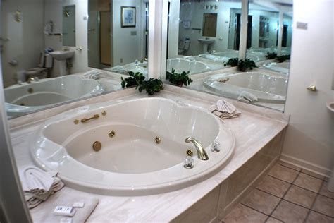 Visit jacuzzi.com for the highest quality hot tub, sauna, and shower products and accessories. HOT TUB REVIEWS: JACUZZI BATH