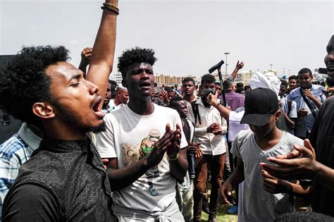 Police Fire Tear Gas As Sudanese Commemorate Slain Protesters In
