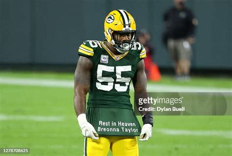 Zadarius Smith Of The Green Bay Packers Displays The Message Rest