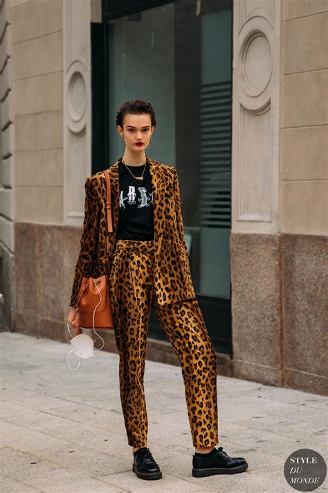 On the other, those first frosty mornings mean only one thing: Milan SS 2021 Street Style: Lulu Tenney - STYLE DU MONDE ...