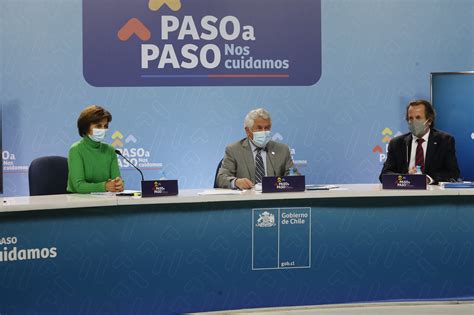Conoce las 17 comunas que avanzan o retroceden en el Plan ...