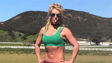 Britney Spears Shows Off Toned Physique In New Workout Video There S