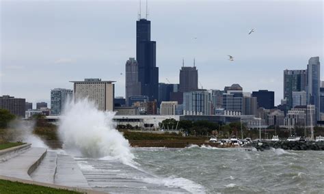 Hurricane Joaquin Leads To Big Waves On Lake Michigan Chicago Tribune