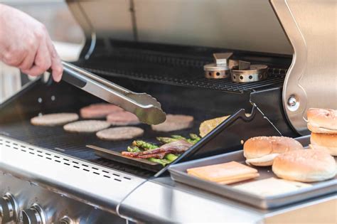Unlike the grills in the lower price range, these ones not only look sturdy and durable but also feel this way. The 8 Best Gas Grills Under $500 of 2020 - The Spruce Eats ...