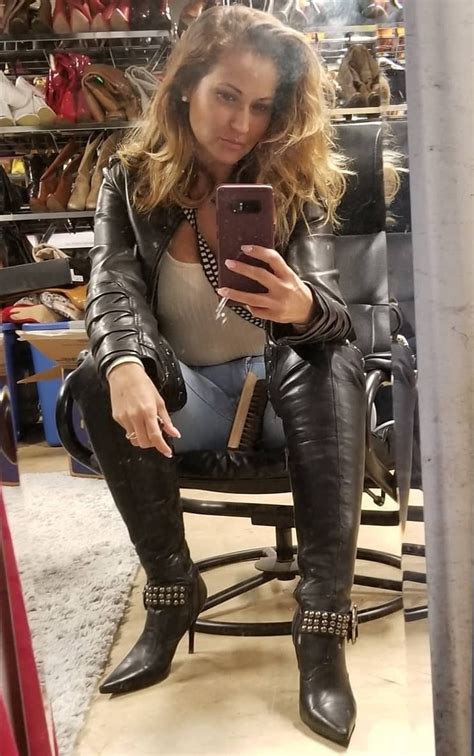 doing an otk boots selfie she should not leave the brush in her crotch laurethdysiac leather