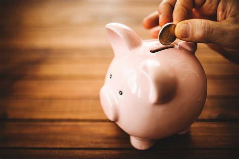 Money-Saving Tips: Habits of Good Money Savers | Reader's Digest